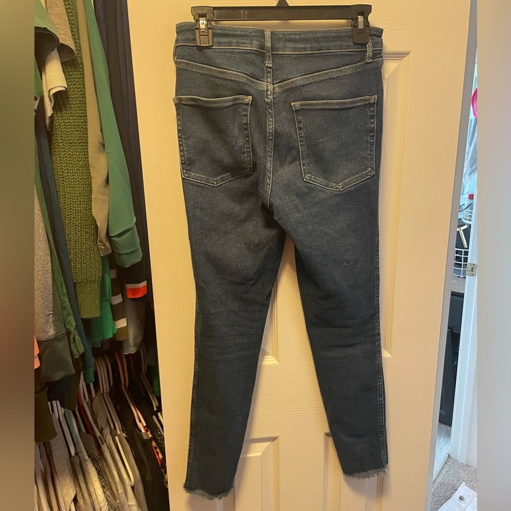 517 Free People We The Free High Rise Skinny Jeans 28 Raw Hem Dark Wash Denim - Picture 3 of 8